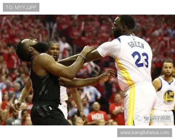 勇士与雷霆强强对决 赛季关键之战谁能笑到最后