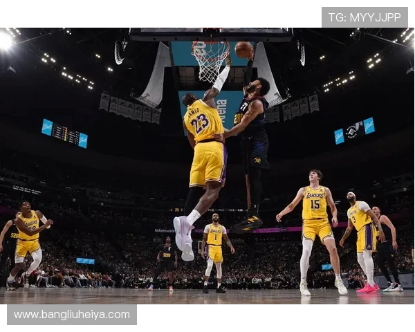 湖人大战凯尔特人再度上演经典对决 双方争夺季后赛席位剑拔弩张