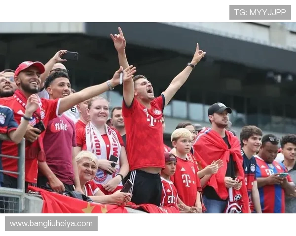 拜仁慕尼黑迎战强敌，精彩对决引发球迷热议，谁将笑到最后